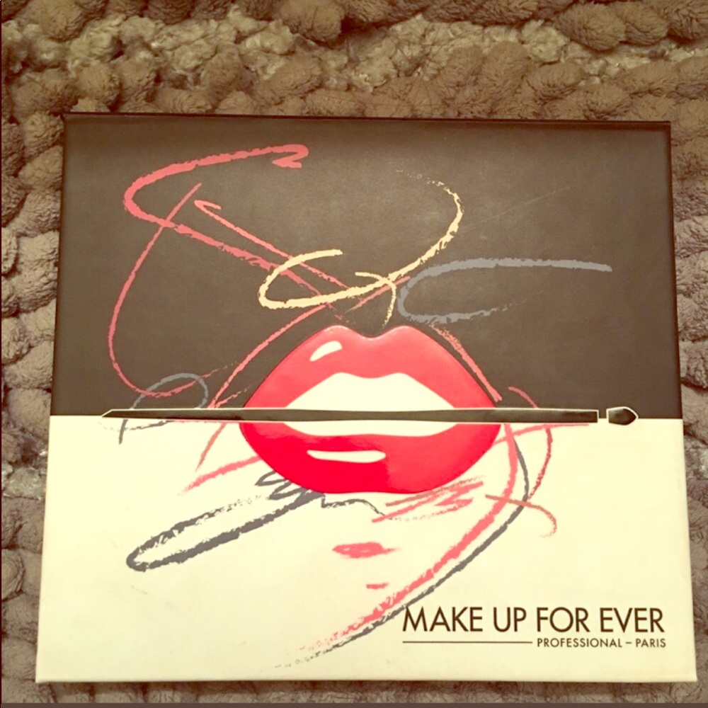 MAKE UP FOREVER eyeshadow pallet